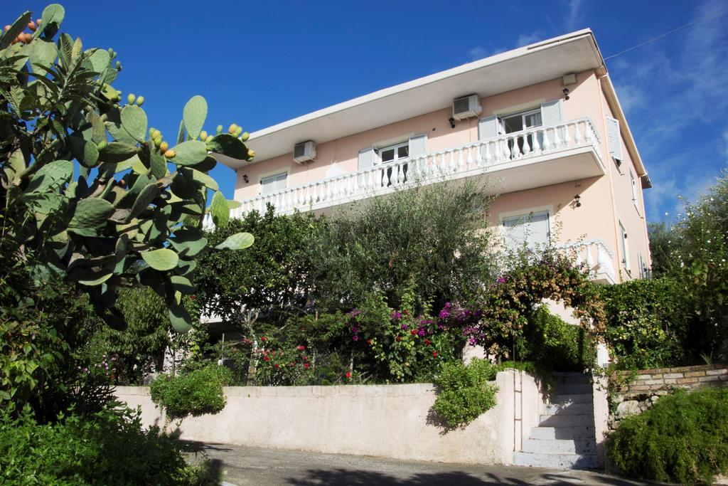 Apostolos & Eleni Family Apartments Perama  Buitenkant foto