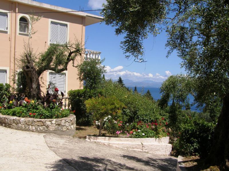 Apostolos & Eleni Family Apartments Perama  Buitenkant foto
