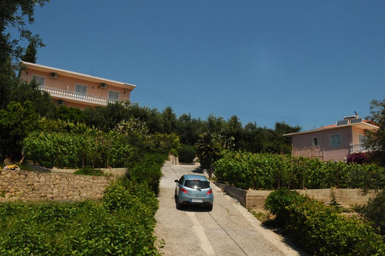 Apostolos & Eleni Family Apartments Perama  Buitenkant foto